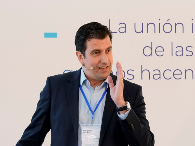 Gonzalo Abellán gana una 'Proof of Concept’ para desarrollar  electrolizadore...